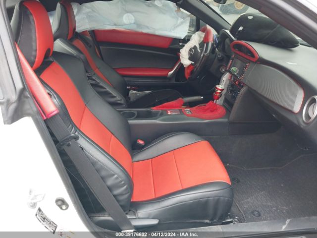 JF1ZNAA1XF8702879 Scion FR-S