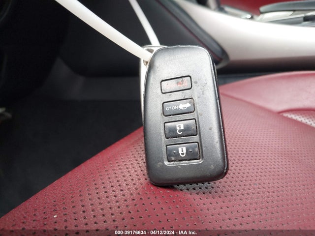 JTHBA1D27H5057431 Lexus IS 200T