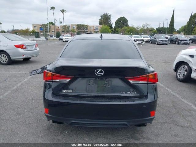 Lexus IS 200T 2017 JTHBA1D27H5057431 Image 17