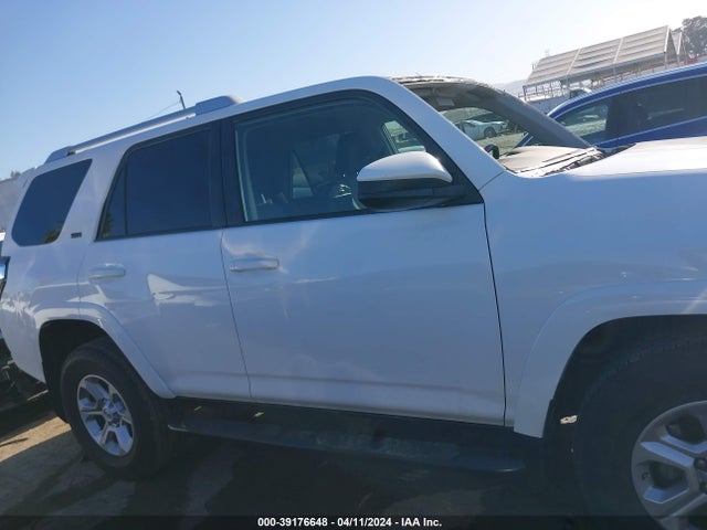 Toyota 4RUNNER SR5 2016 JTEZU5JR3G5128232 Image 13