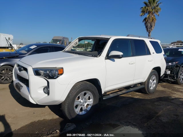 Toyota 4RUNNER SR5 2016 JTEZU5JR3G5128232 Image 2