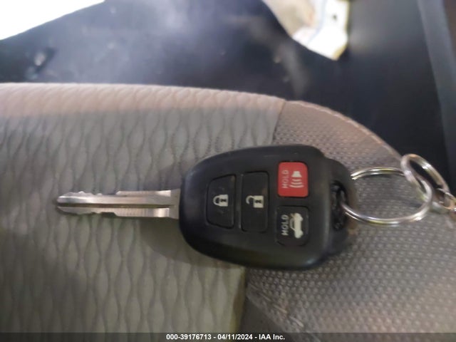 Toyota COROLLA LE 2017 2T1BURHE2HC753256 Image 11