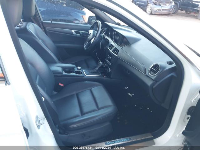 WDDGF4HB3ER302319 Mercedes-Benz C 250 Luxury/sport