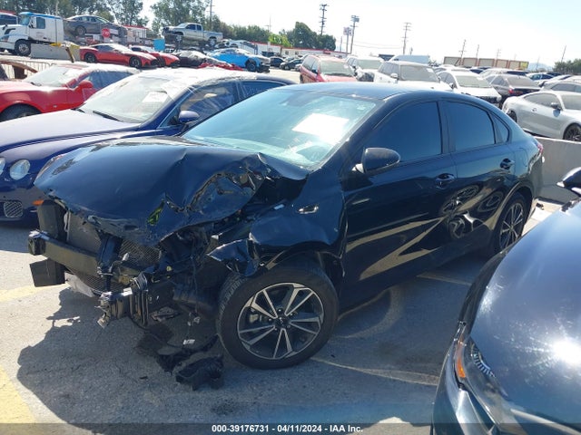 KIA Forte Lxs 2023 3KPF24AD8PE557415 Image 2