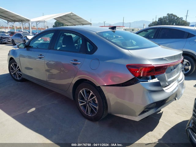 KIA Forte Lxs 2022 3KPF24AD2NE420483 Image 2