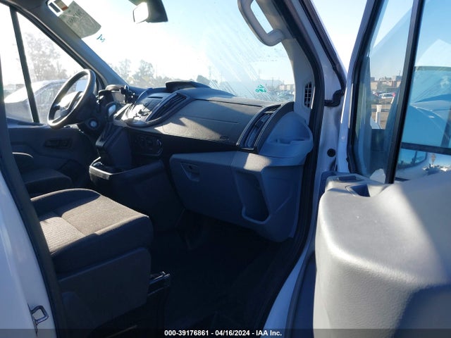1FDZK1CM1JKA38327 Ford Transit-150 Xlt