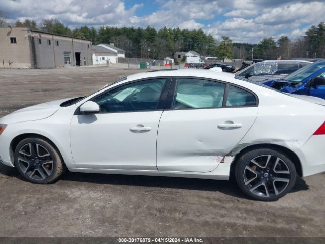 YV140MTL7J2457631 Volvo S60 T5 Dynamic