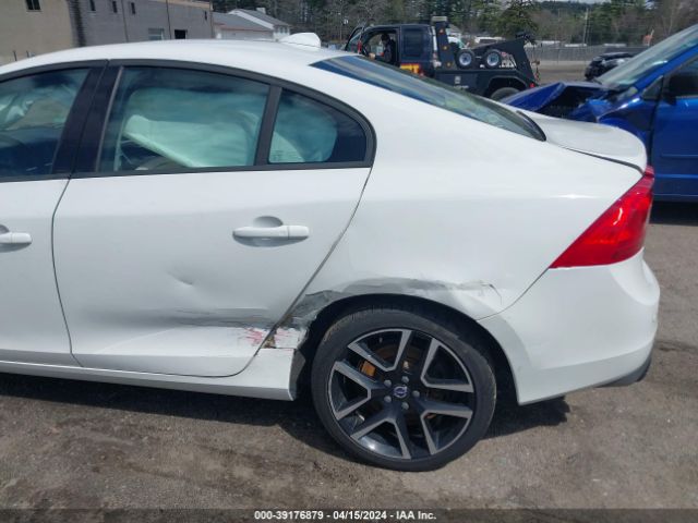 YV140MTL7J2457631 Volvo S60 T5 Dynamic