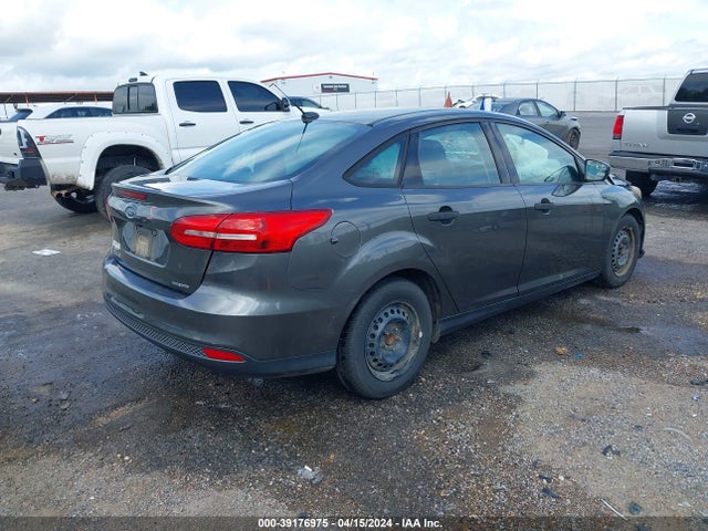 Ford FOCUS S 2015 1FADP3E27FL345077 Image 4