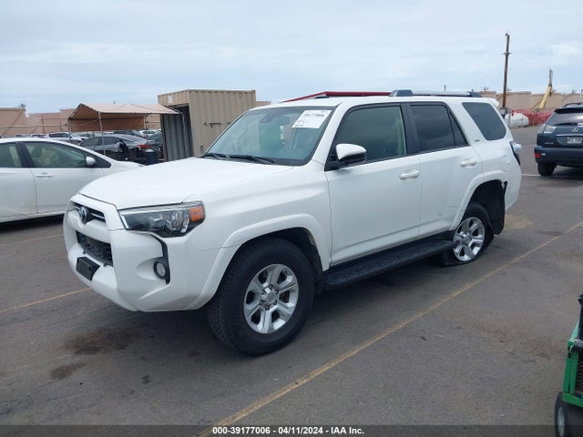 Toyota 4RUNNER SR5 2020 JTEZU5JR2L5215629 Image 2