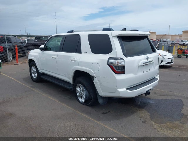 Toyota 4RUNNER SR5 2020 JTEZU5JR2L5215629 Image 3