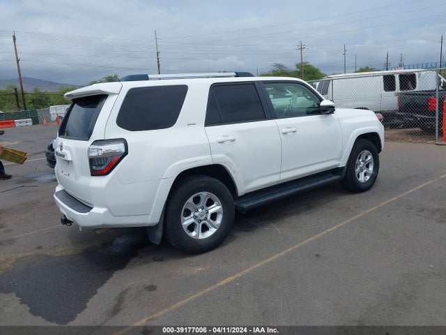 Toyota 4RUNNER SR5 2020 JTEZU5JR2L5215629 Image 4