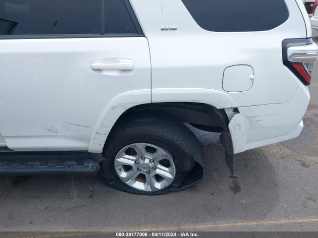 Toyota 4RUNNER SR5 2020 JTEZU5JR2L5215629 Image 6
