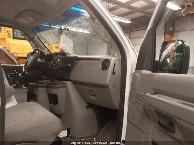 Ford E-250 Commercial 2014 1FTNE2EL4EDB13844 Image 5