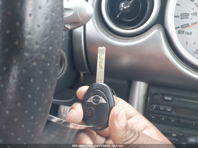 2003 MINI COOPER S WMWRE33403TD63040 Photo 10