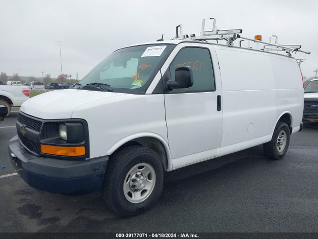 Chevrolet Express 2500 Work Van 2015 1GCWGFCF4F1158885 Image 2