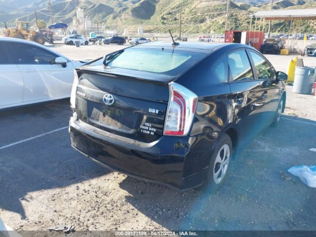 JTDKN3DU3F1895219 Toyota Prius Three