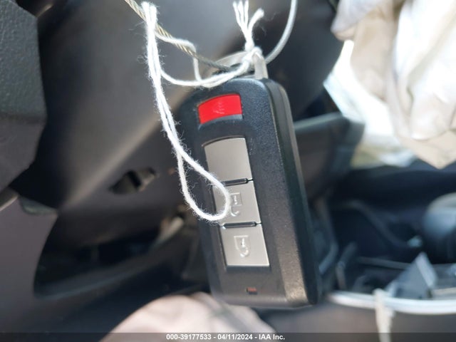 Mitsubishi Outlander Le 2018 JA4AZ3A30JZ064146 Image 11