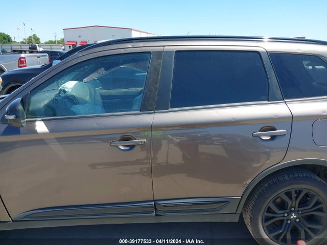 Mitsubishi Outlander Le 2018 JA4AZ3A30JZ064146 Image 15