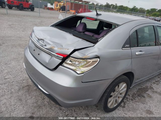 1C3CCBBB8EN117984 Chrysler 200 Touring