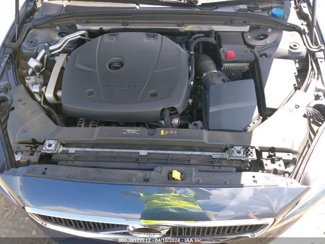 7JR102FK1KG003834 Volvo S60 T5 Momentum