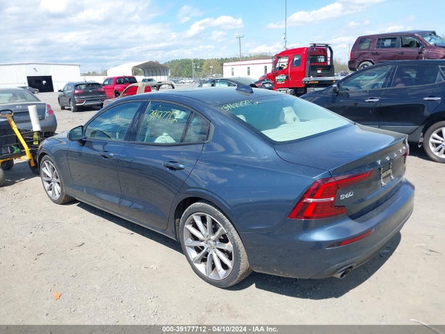 7JR102FK1KG003834 Volvo S60 T5 Momentum