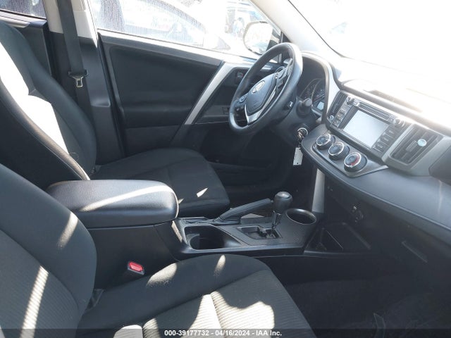 Toyota RAV4 LE 2015 2T3BFREV0FW387184 Image 5