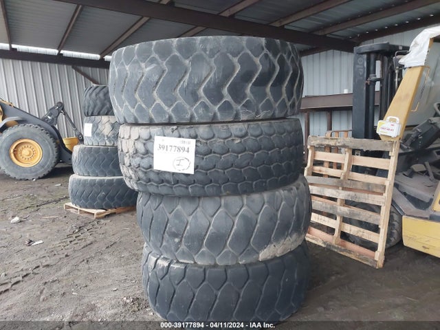 Aukcja sprzedaży 2019 20.5r25 Tires, vin: 99999999999999999, numer aukcji: 39177894