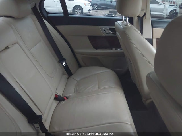 2012 JAGUAR XF SAJWA0FB2CLS37674 Photo 7