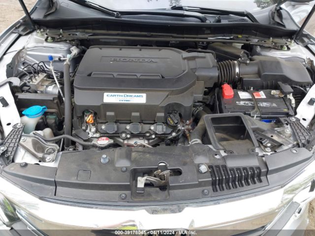 1HGCR3F9XHA026350 Honda Accord Touring V6