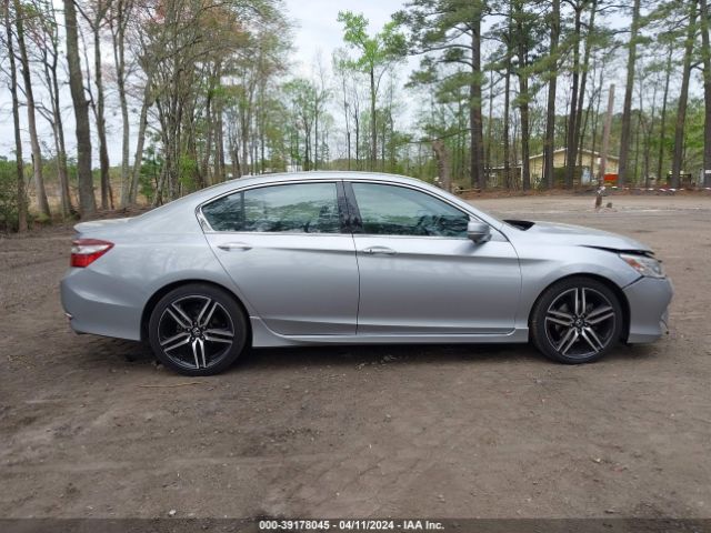 1HGCR3F9XHA026350 Honda Accord Touring V6