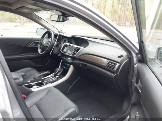 1HGCR3F9XHA026350 Honda Accord Touring V6