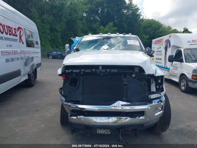 3C6UR5FL8JG326820 RAM 2500 Laramie  4x4 6'4 Box