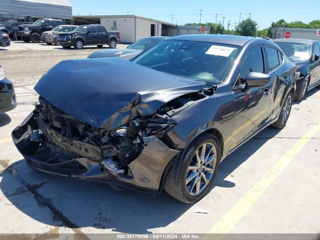 3MZBN1V35JM185693 Mazda Mazda3 Touring