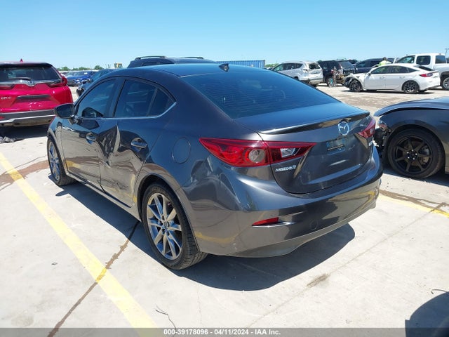 3MZBN1V35JM185693 Mazda Mazda3 Touring