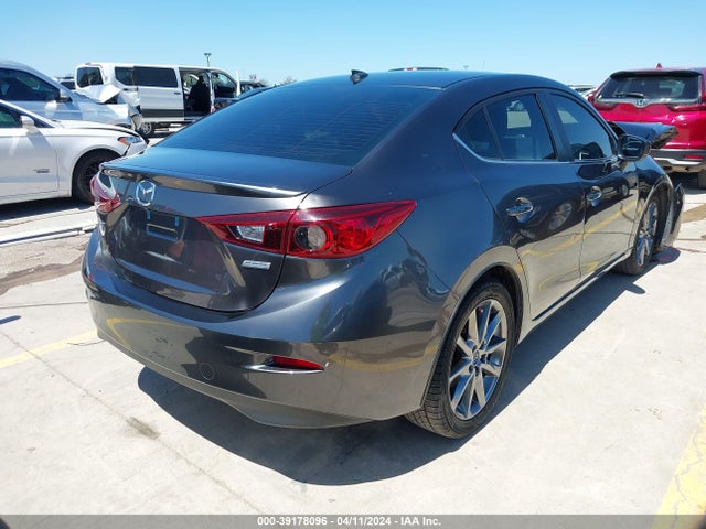 3MZBN1V35JM185693 Mazda Mazda3 Touring