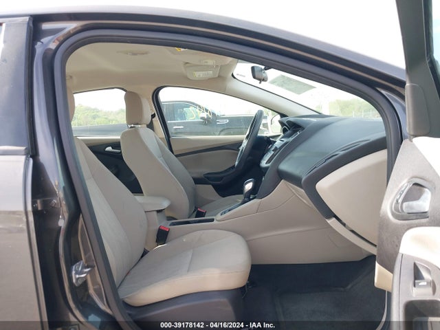 Ford FOCUS SE 2016 1FADP3F21GL215957 Image 5