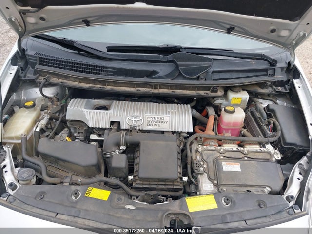 Toyota Prius Three 2014 JTDKN3DU3E1748400 Image 10
