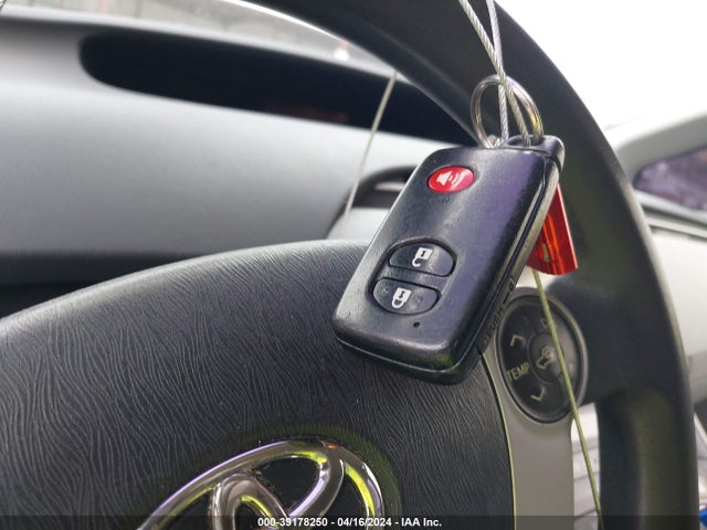 Toyota Prius Three 2014 JTDKN3DU3E1748400 Image 11