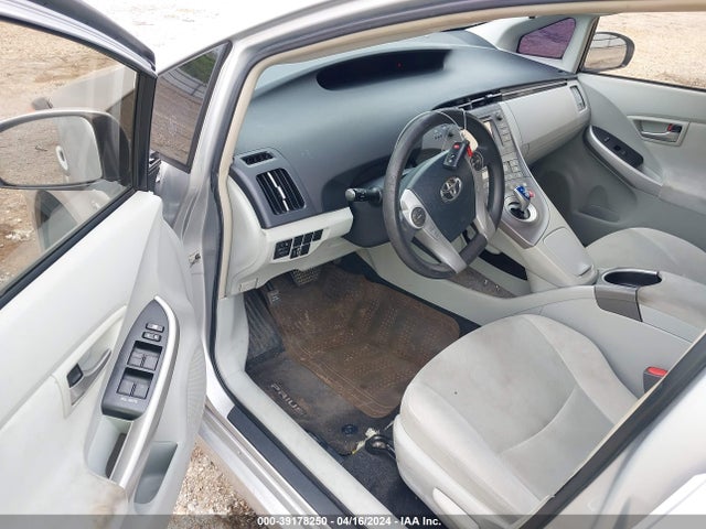 Toyota Prius Three 2014 JTDKN3DU3E1748400 Image 15