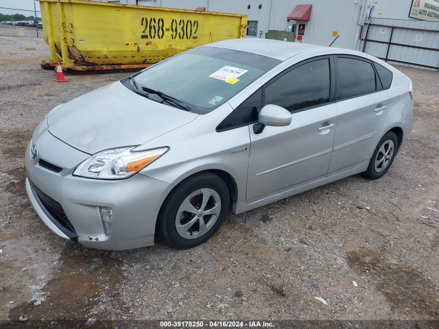 Toyota Prius Three 2014 JTDKN3DU3E1748400 Image 2