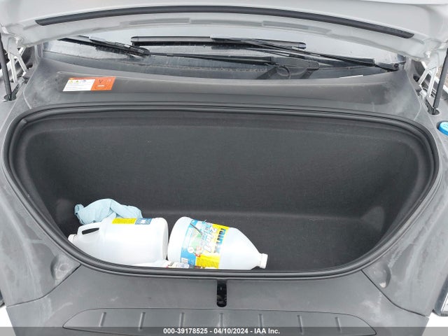 Tesla Model X 60d/70d/75d/90d 2016 5YJXCAE24GF017949 Image 10