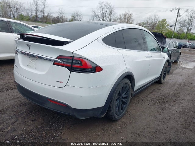Tesla Model X 60d/70d/75d/90d 2016 5YJXCAE24GF017949 Image 4