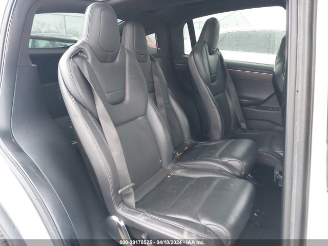 Tesla Model X 60d/70d/75d/90d 2016 5YJXCAE24GF017949 Image 8