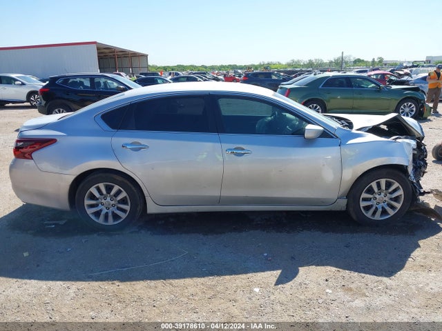 Nissan Altima 2.5 S 2018 1N4AL3AP2JC118761 Image 11
