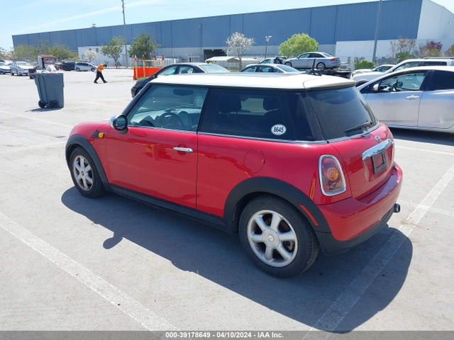2009 MINI COOPER WMWMF33519TW71288 Photo 2