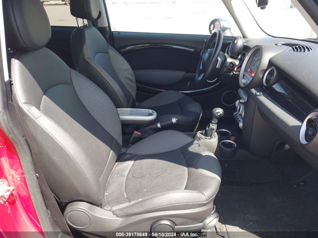 2009 MINI COOPER WMWMF33519TW71288 Photo 4