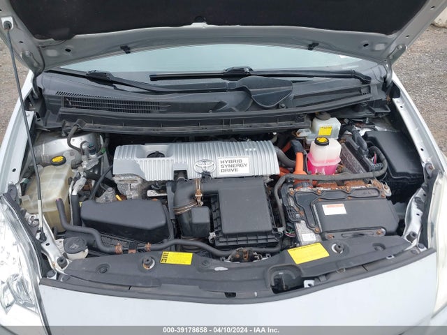 Toyota Prius Three 2014 JTDKN3DU0E1741274 Image 10