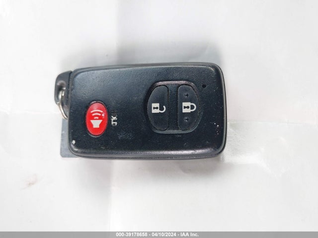Toyota Prius Three 2014 JTDKN3DU0E1741274 Image 11