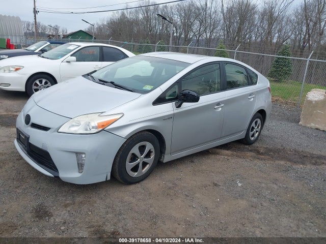 Toyota Prius Three 2014 JTDKN3DU0E1741274 Image 2